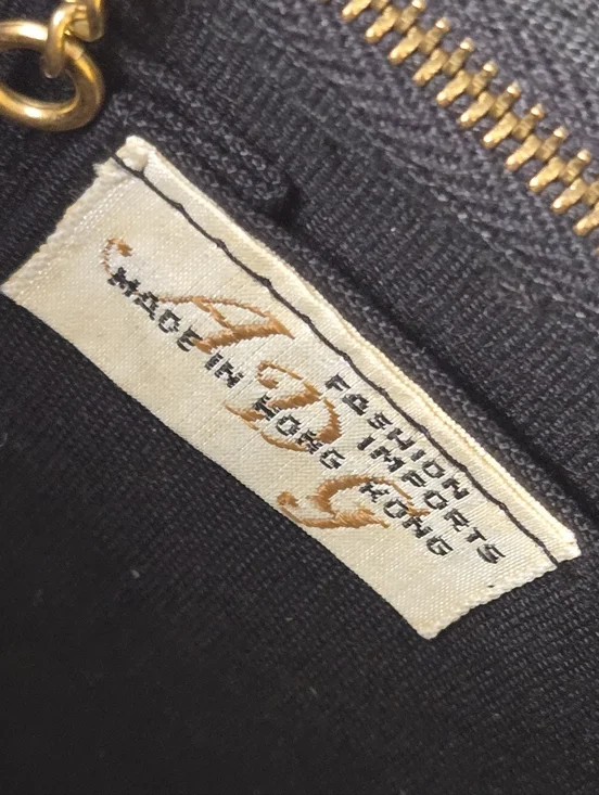 Vintage Needlepoint Rose Handbag Black Frame Kiss Lock Floral Purse - Picture 13 of 13